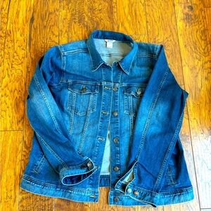 A women’s XL Duluth Trading Company Jean jacket